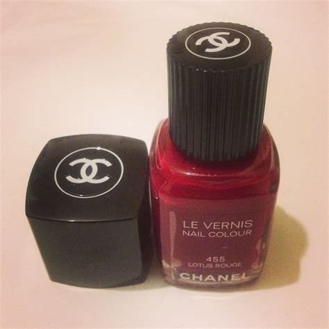 chanel le vernis 455 lotus rouge|La saga des vernis Chanel .